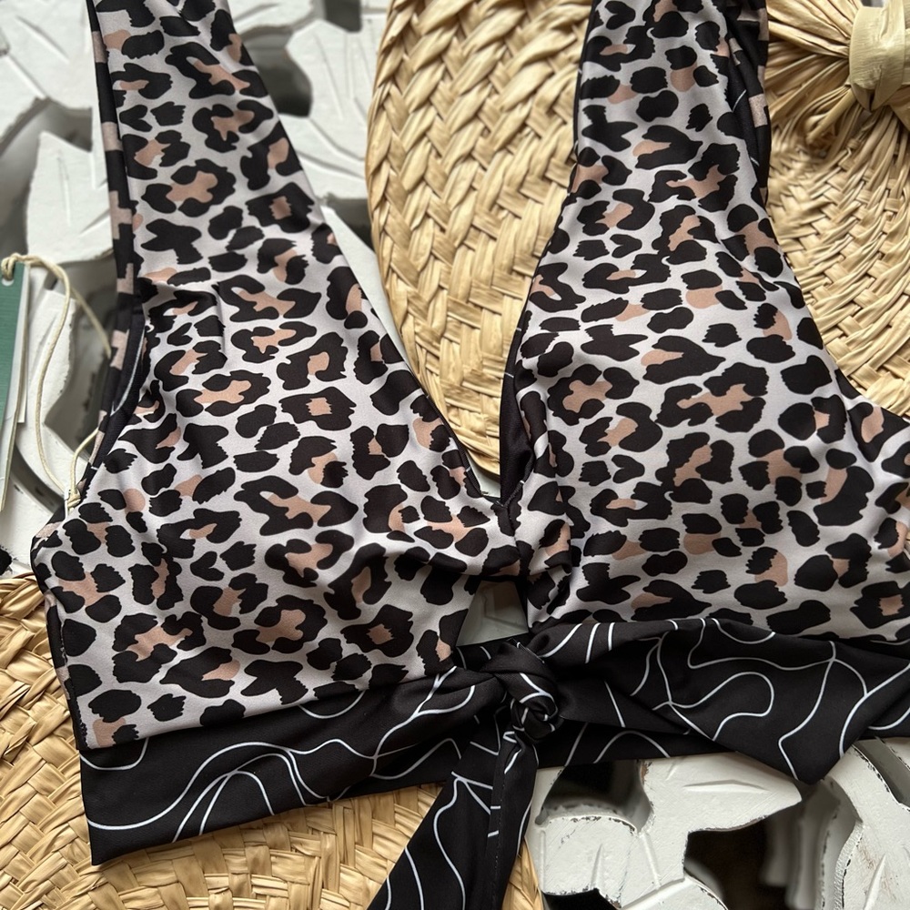 🌸🫧 MAAJI 🫧🌸 V-NECK ANIMAL PRINT BIKINI SWIM TOP